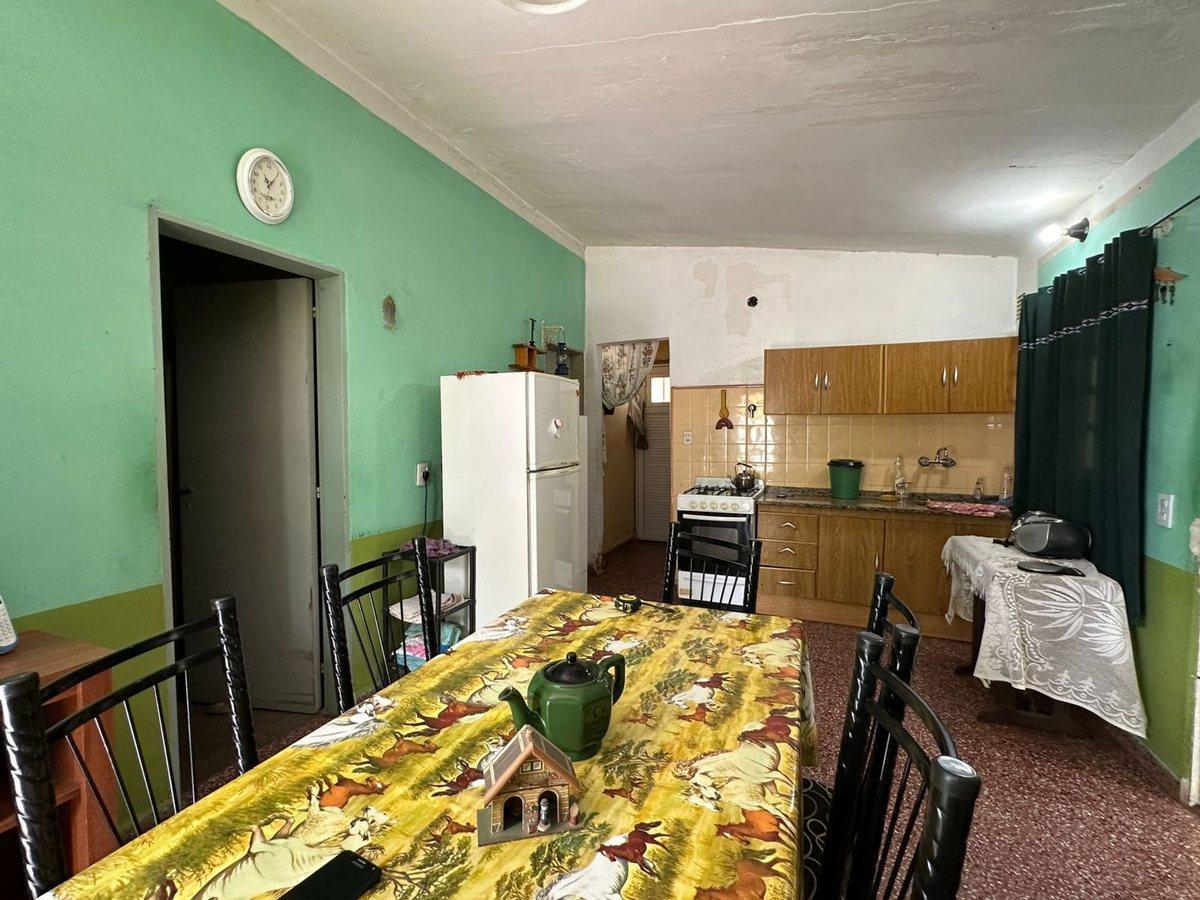 Foto de VENTA CASA AMPLIO TERRENO ZONA OESTE, imagen 1