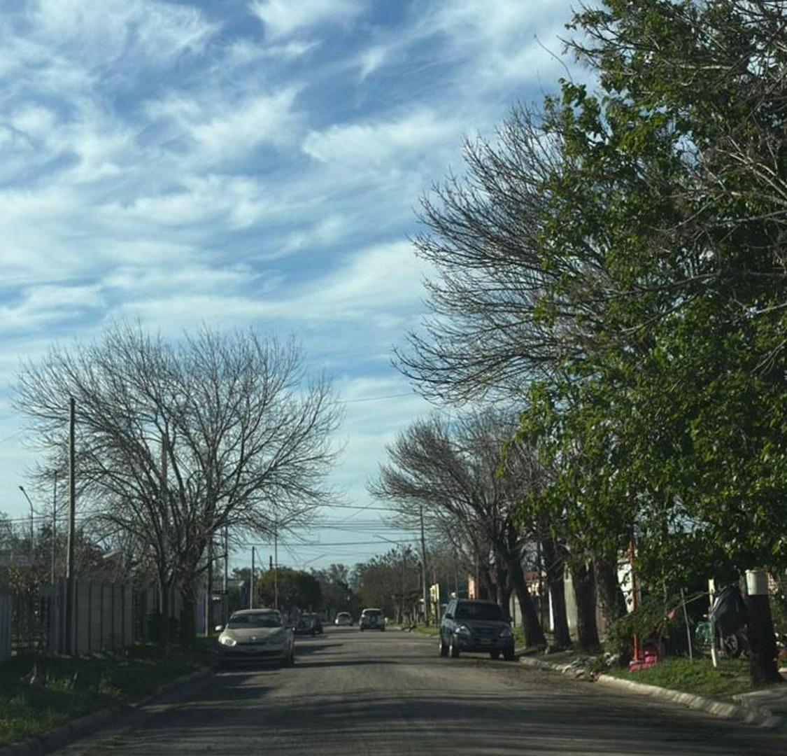 Foto de VENTA DE LOTE AMPLIO EN PILAR, imagen 5