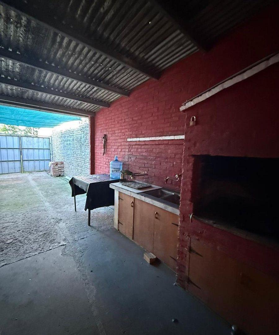 Foto de VENTA CASA MÁS DEPARTAMENTO EN PILAR, imagen 1