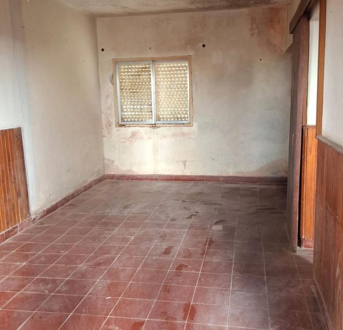 Foto de Venta dep de 4 dormitorios y 2 baños a Refaccionar, imagen 4
