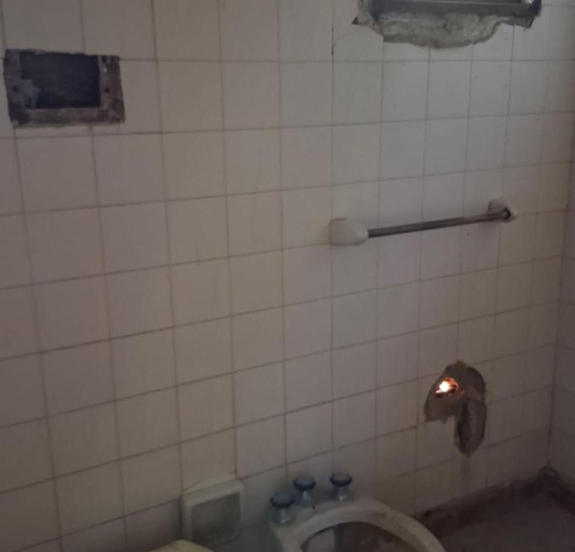 Foto de Venta dep de 4 dormitorios y 2 baños a Refaccionar, imagen 5