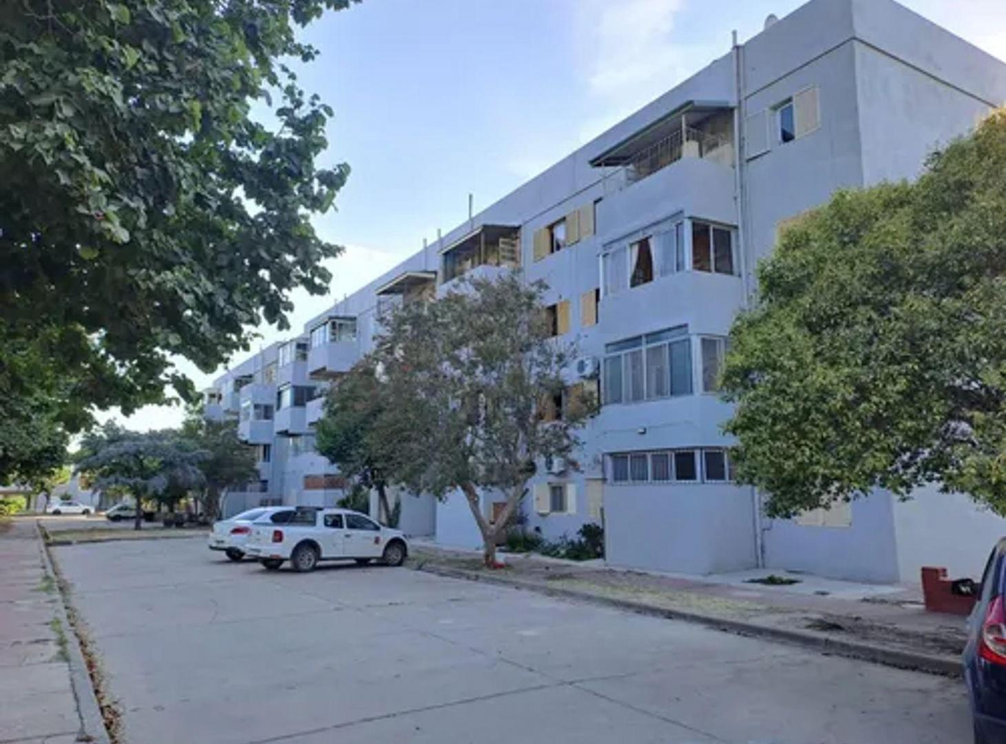 Foto de Venta dep de 4 dormitorios y 2 baños a Refaccionar, imagen 1