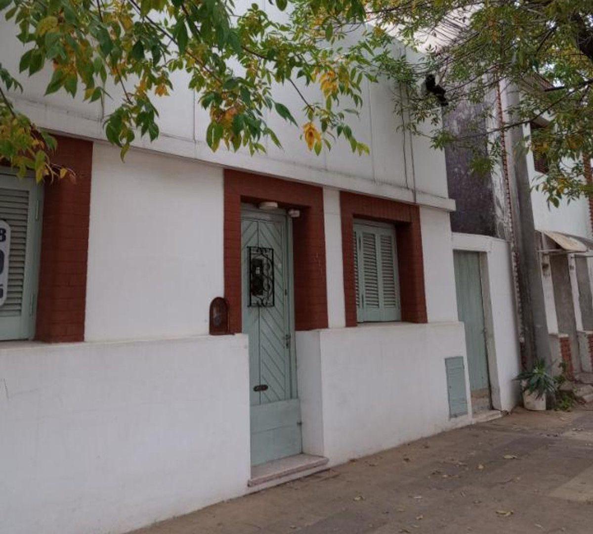 Foto de VENTA CASA céntrica sin cochera.-, imagen 1