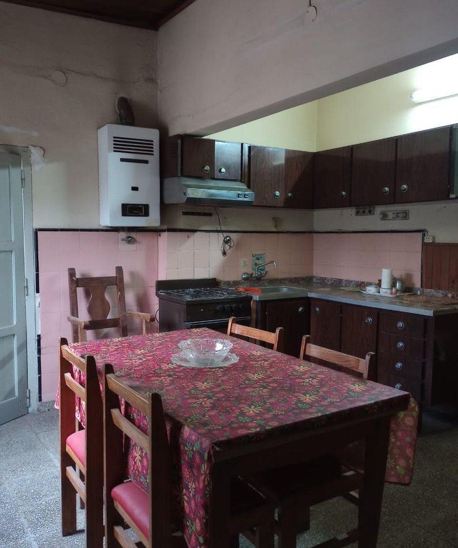 Foto de VENTA CASA céntrica sin cochera.-, imagen 4