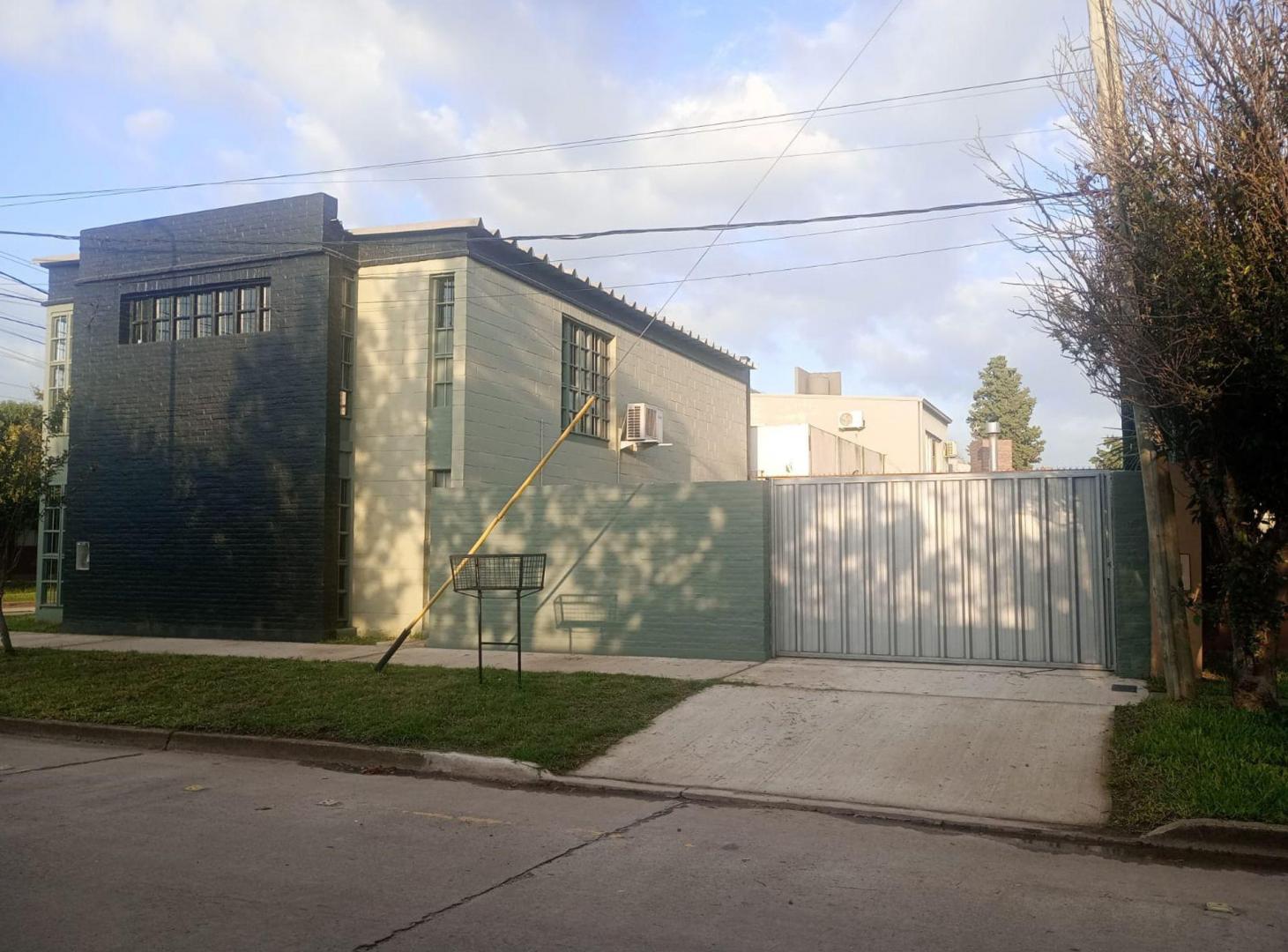 Foto de VENTA LOCAL COMERCIAL sobre Av. Colonizadores, imagen 3