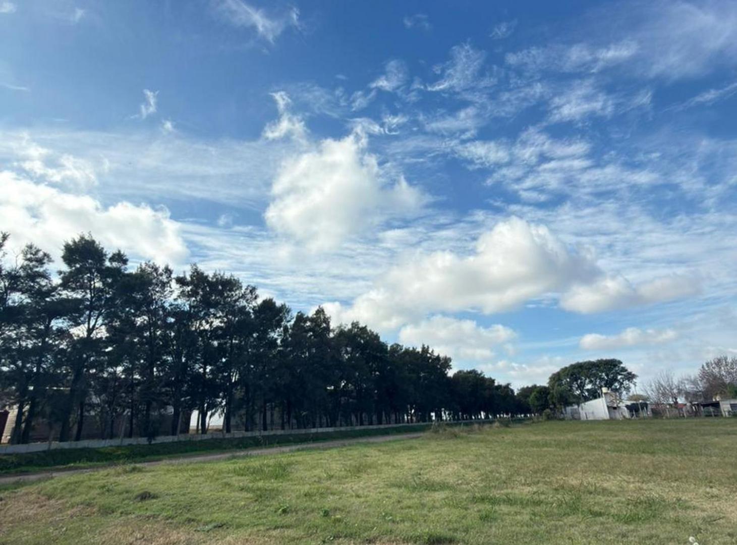Foto de VENTA TERRENO AL NORTE EN PILAR, imagen 3