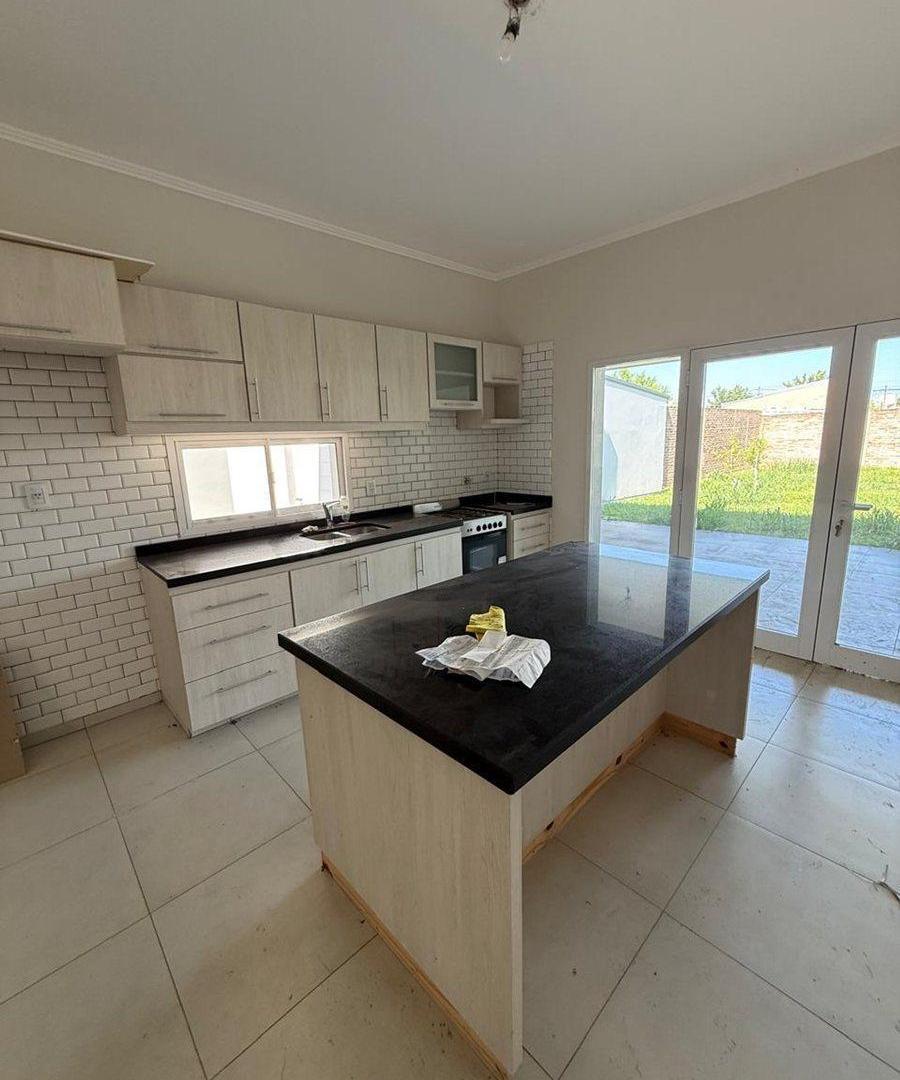 Foto de VENTA CASA A ESTRENAR - Barrio Oeste, Esperanza.-, imagen 3