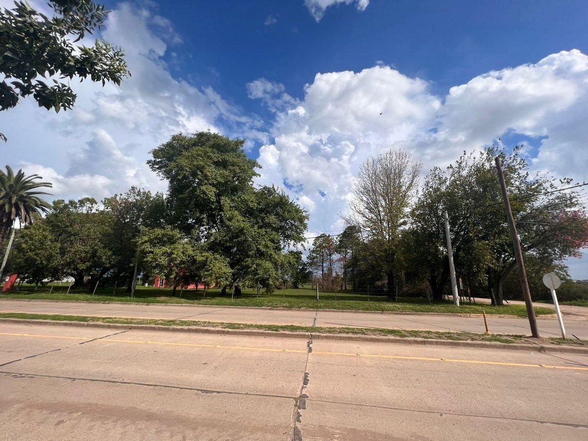 Foto de VENTA TERRENO RESIDENCIAL - AV ARGENTINA Y AMERICA, imagen 2