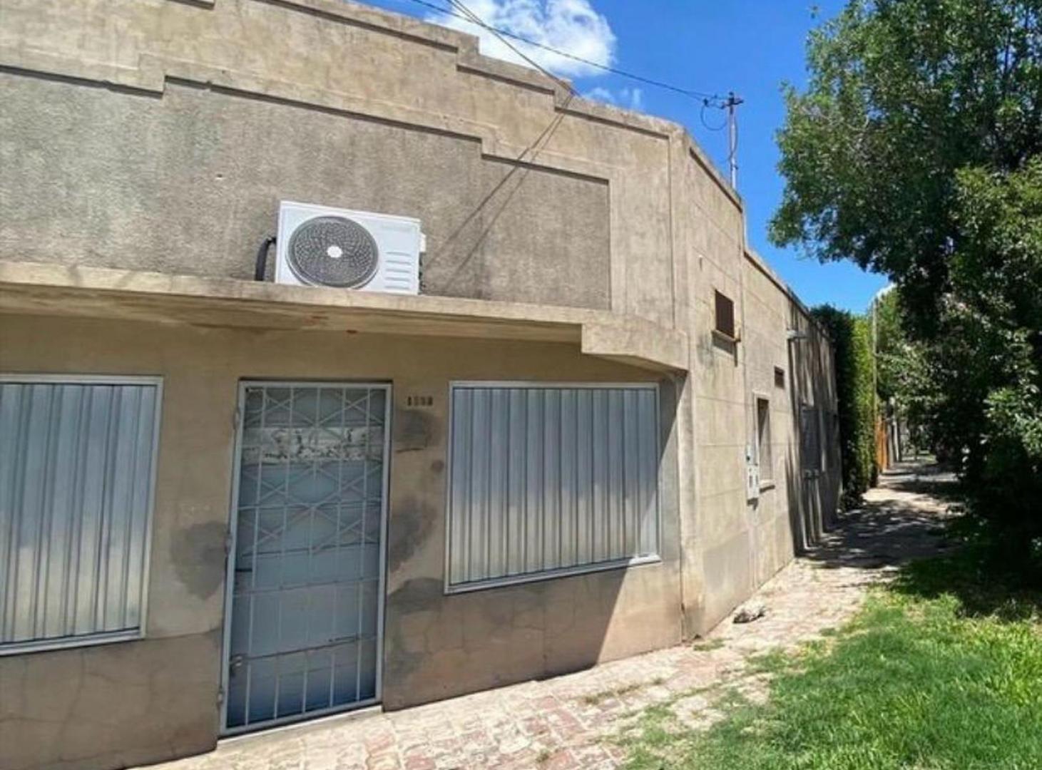 Foto de VENTA casa céntrica de 2 dormitorio sobre esquina, imagen 1