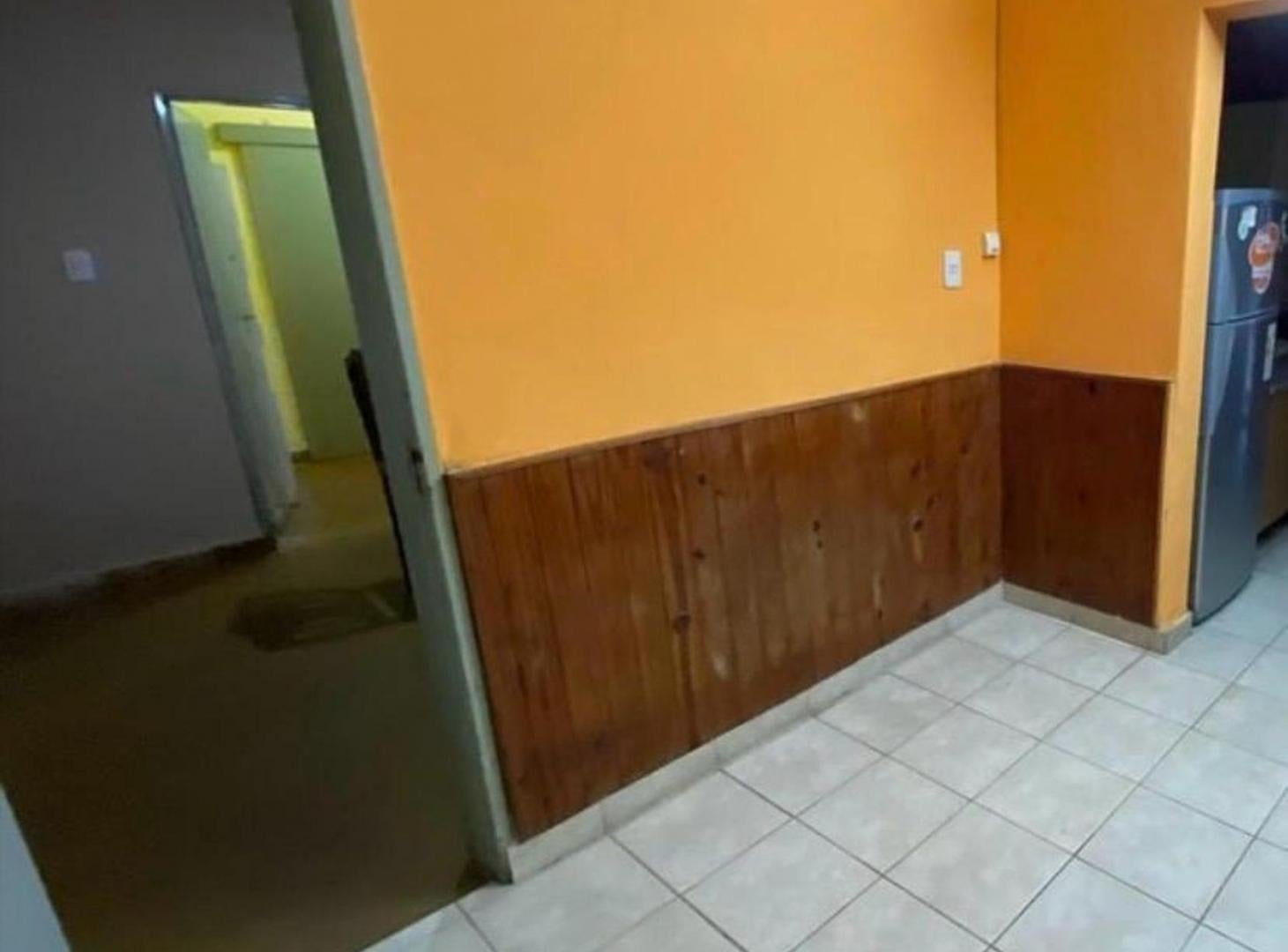 Foto de VENTA casa céntrica de 2 dormitorio sobre esquina, imagen 2
