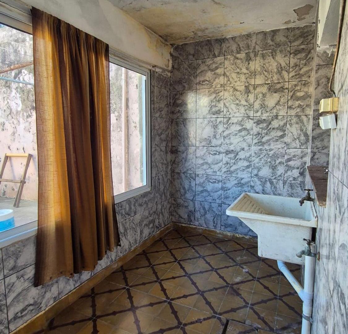 Foto de VENTA DE CASA A REFACCIONAR CENTRO DE PILAR, imagen 3