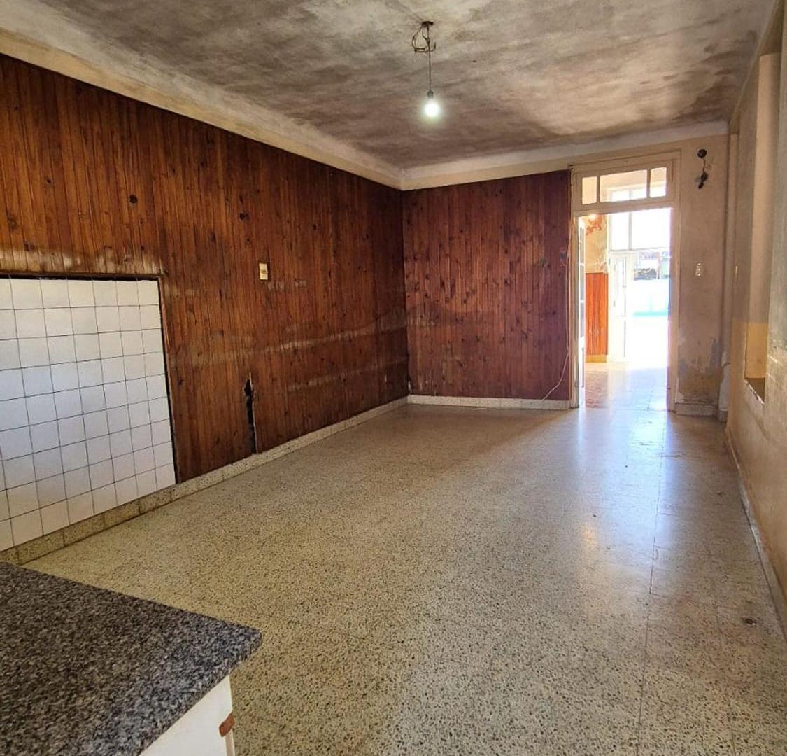 Foto de VENTA DE CASA A REFACCIONAR CENTRO DE PILAR, imagen 4