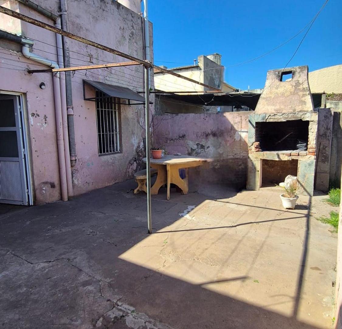 Foto de VENTA DE CASA A REFACCIONAR CENTRO DE PILAR, imagen 2