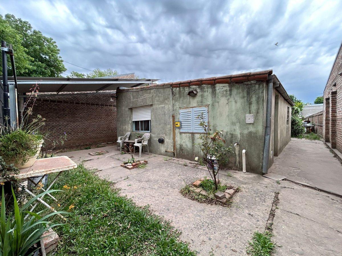 Foto de VENTA Casa 2 dormitorios B° OESTE, imagen 2