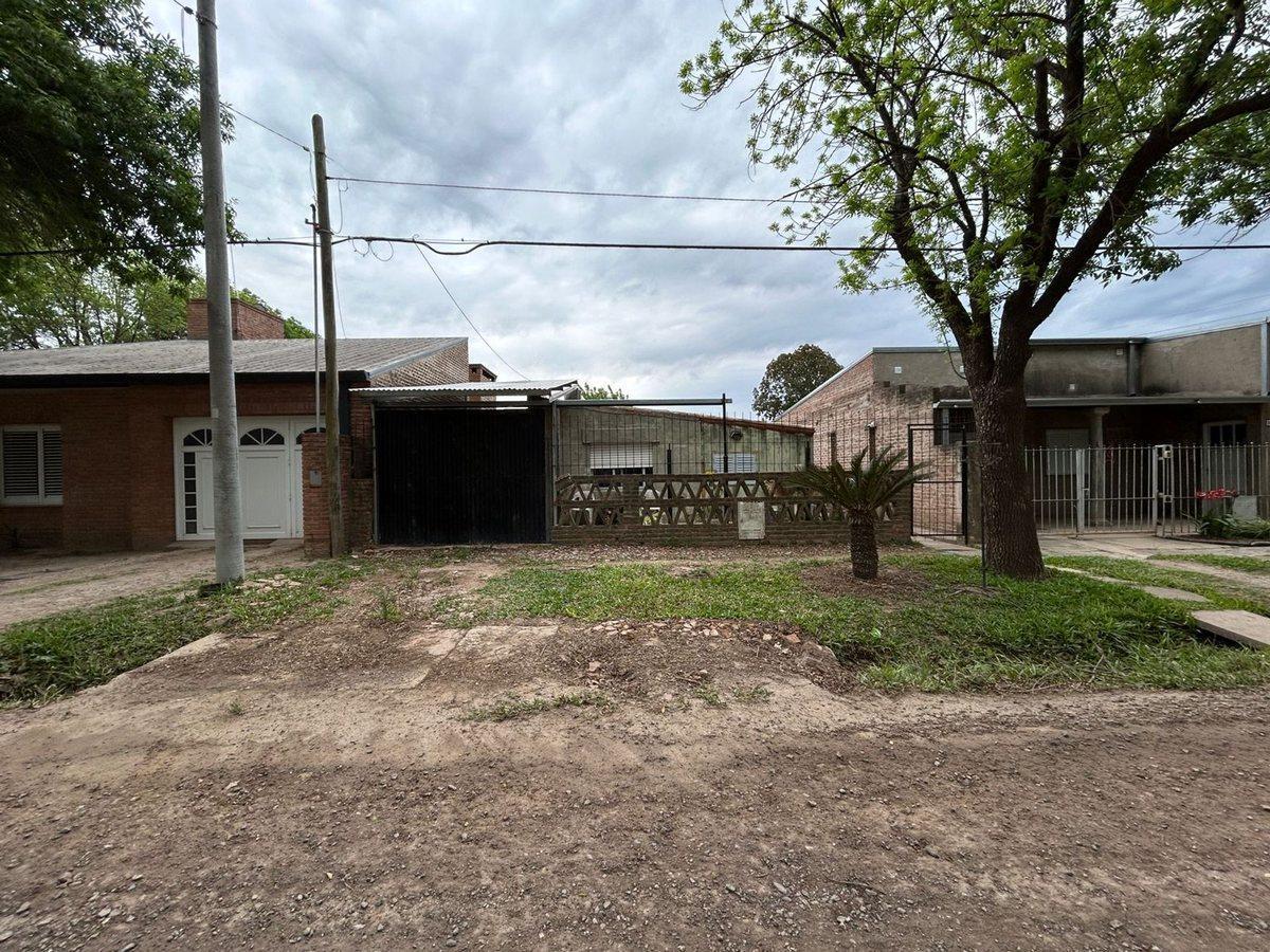 Foto de VENTA Casa 2 dormitorios B° OESTE, imagen 1