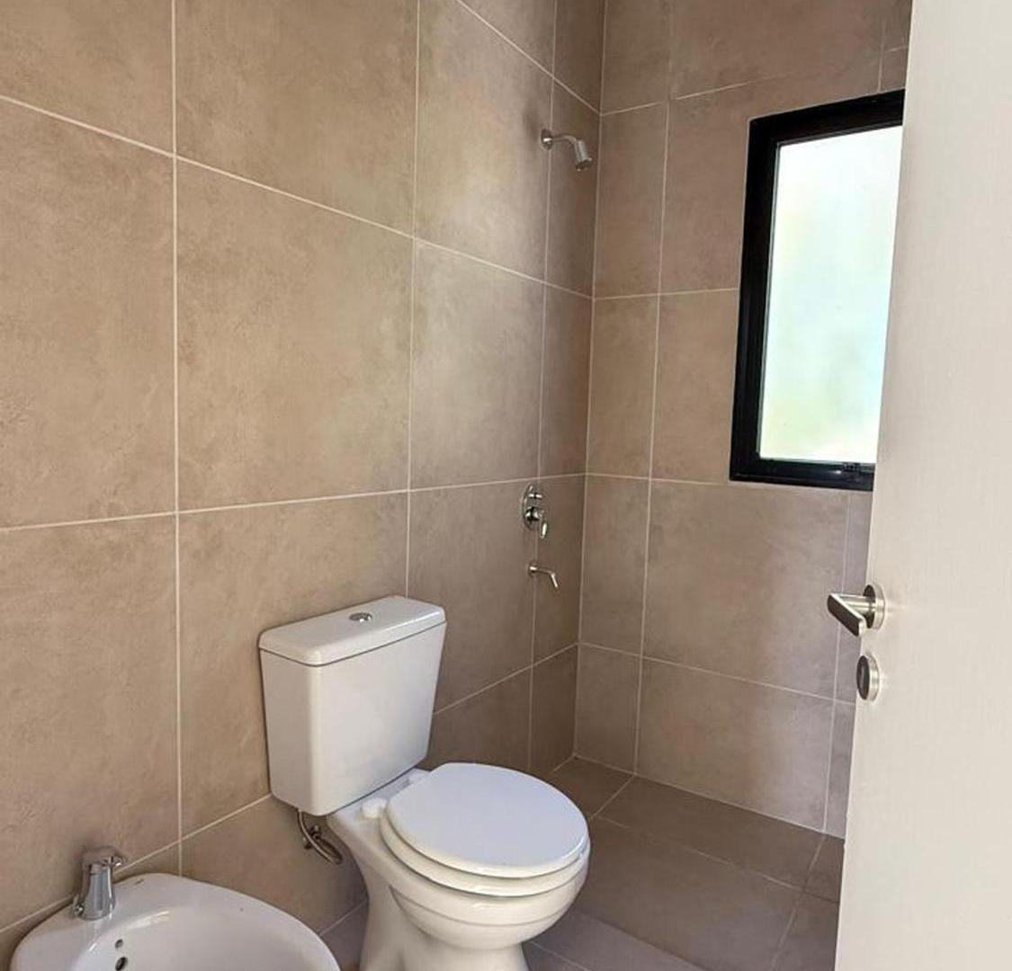 Foto de VENTA DUPLEX ZONA PARQUE, imagen 2