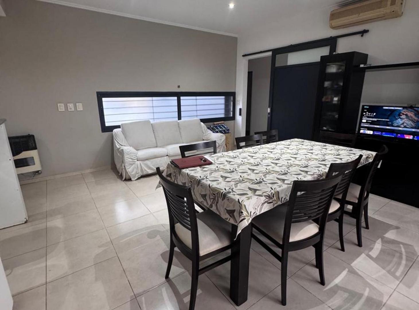 Foto de VENTA Casa 2 dormitorios con proyección, imagen 3