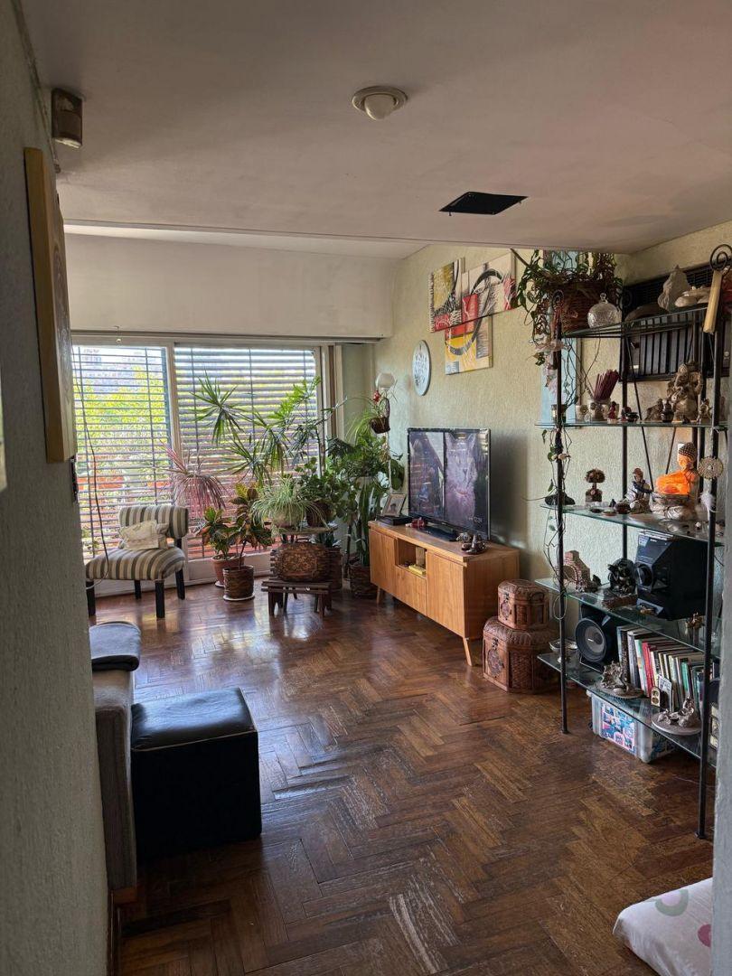 Fray Cayetano Rodríguez 800 Flores 5amb U$290.000 3