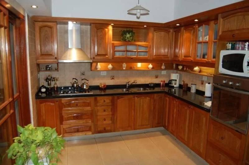 Zamudio 5500 V. Pueyrredón Casa 300 m² 5amb C/coch U$399.000 1