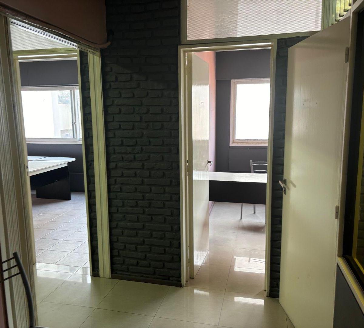 Foto de Talcahuano 300 San Nicolás Oficina 4amb U$28.000, imagen 3