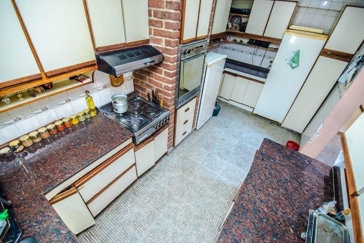 Tamborini 5300 V Urquiza Casa 5amb Coch Jard U$285.000 Apcre 2