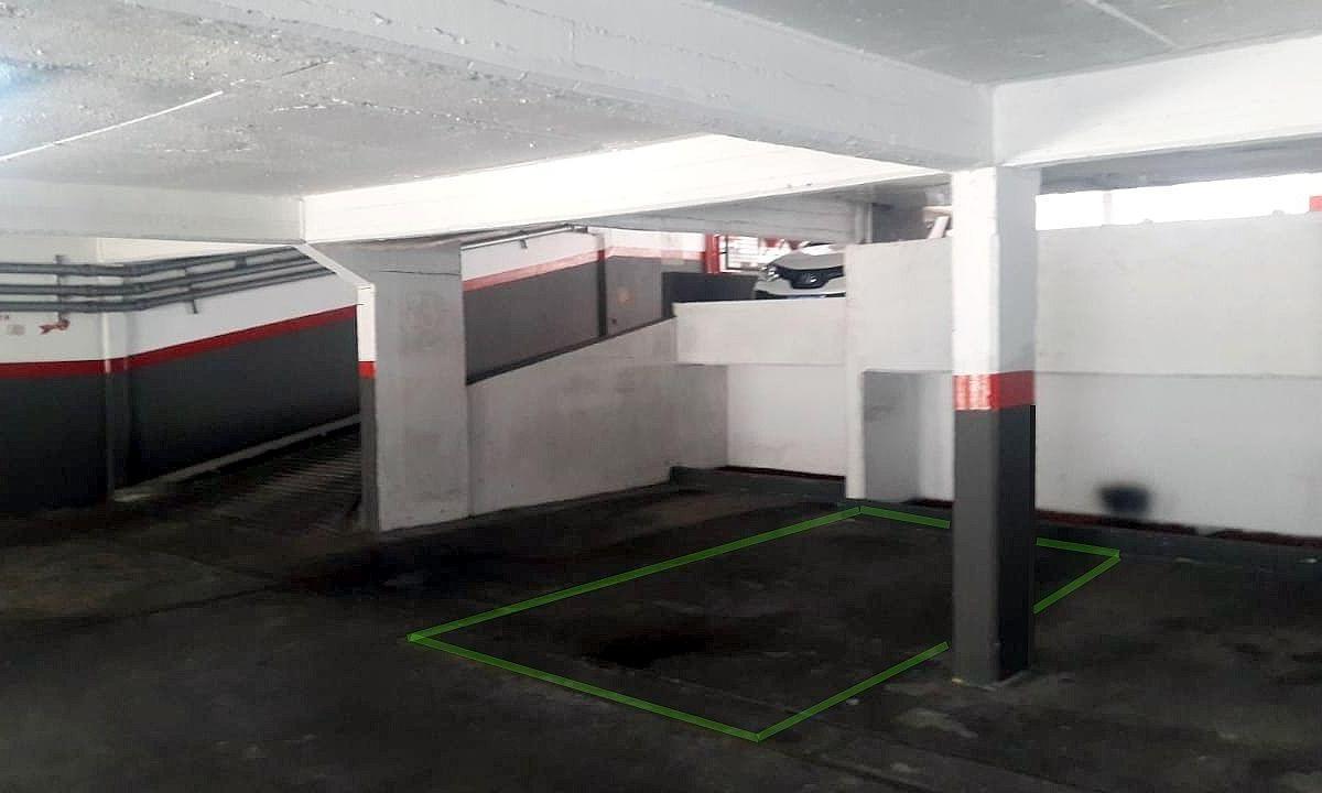 Austria 2000 Recoleta Cochera U$14.000