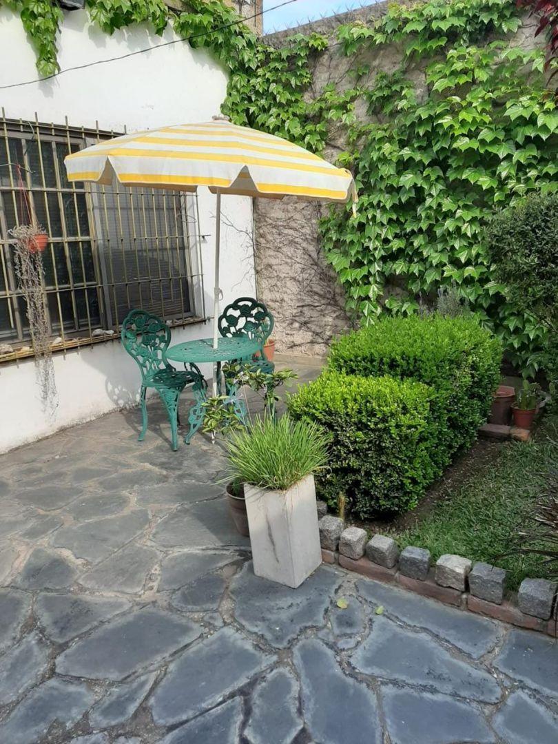 La Trilla 2300 Pque Chacabuco/pompeya Casa 6amb U$198.000. 3