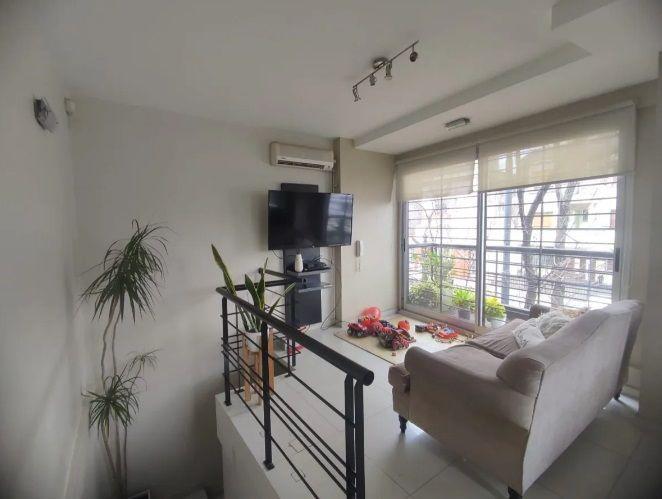 Trelles 2000 Villa Gral Mitre PH 4amb U$240.000. Apt Cred 1