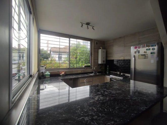 Trelles 2000 Villa Gral Mitre PH 4amb U$240.000. Apt Cred 4