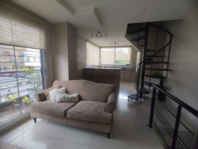 Trelles 2000 Villa Gral Mitre PH 4amb U$240.000. Apt Cred 2