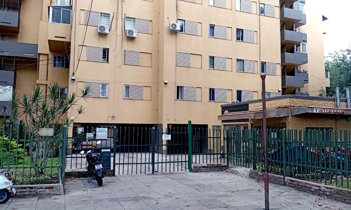 Av Albarellos 3100 8° 5amb 2bañ U$98.000 2