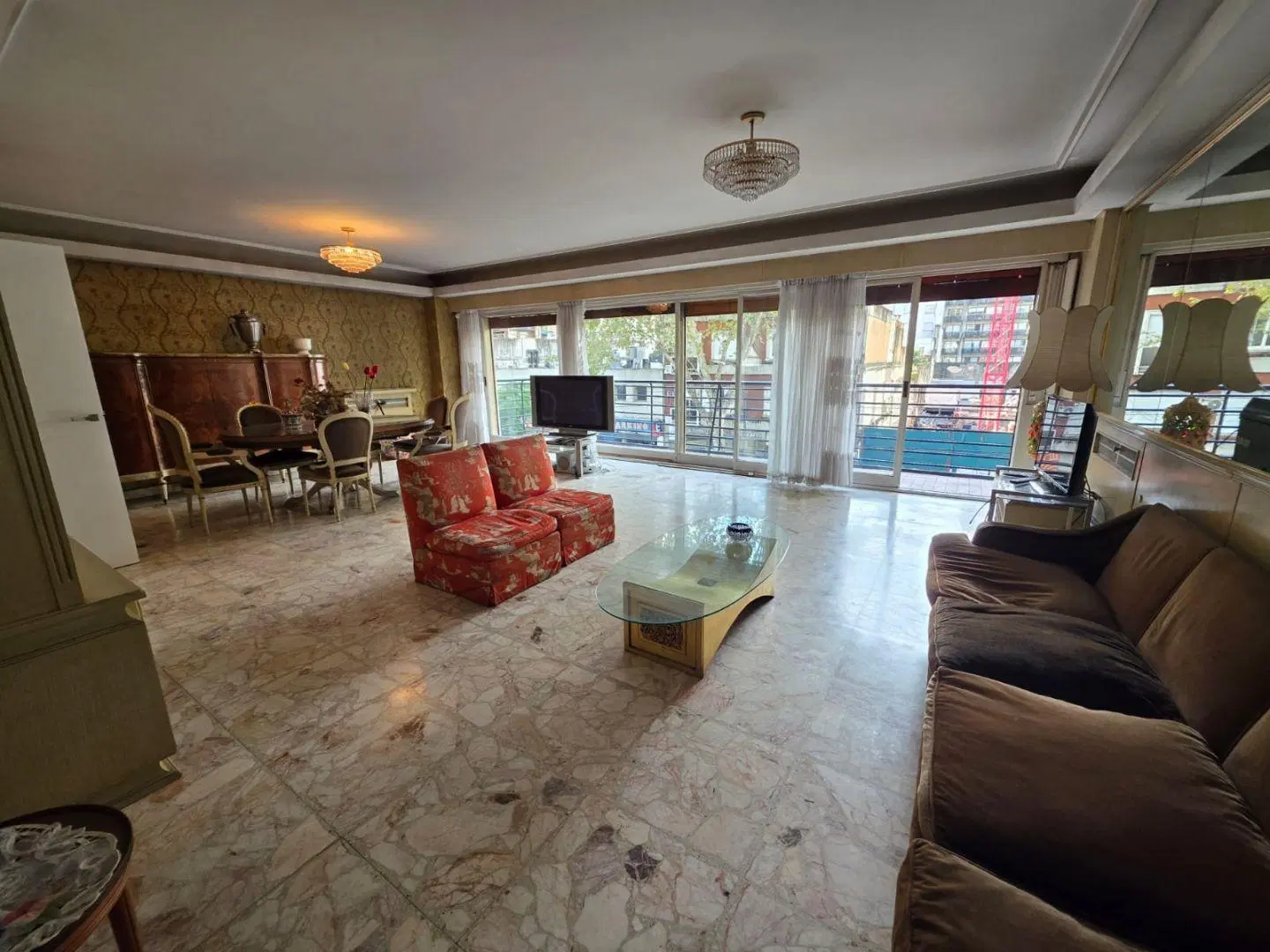 Av Santa Fe 2300 5amb 3 bañ balc u$ 300.000 2