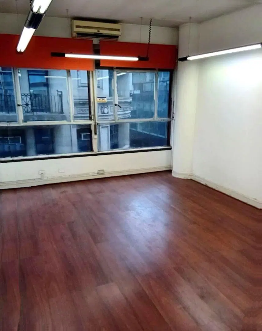 Oficina al frente Bartolome Mitre 600 u$25.000 3
