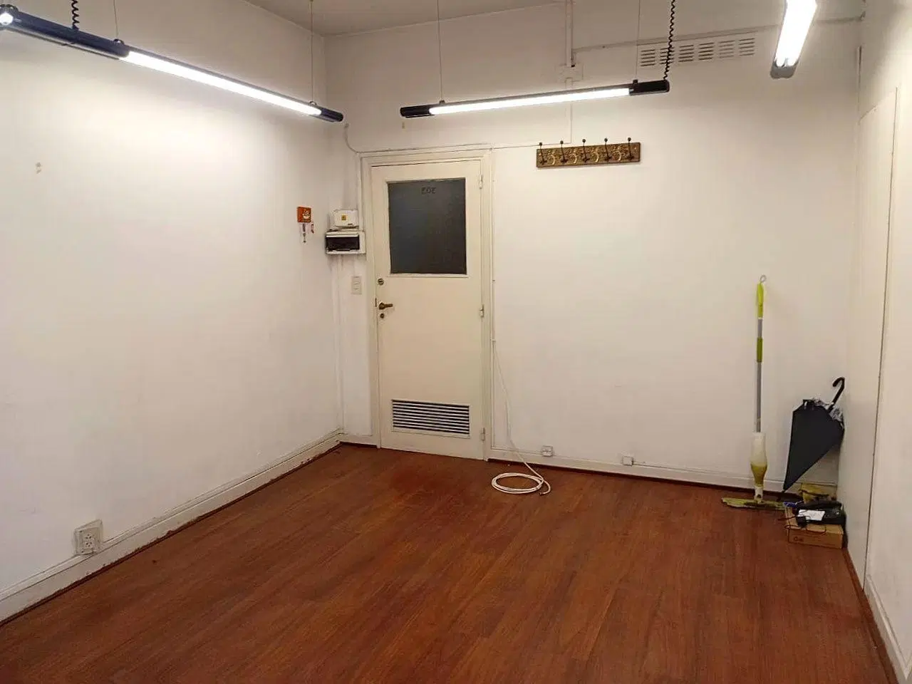 Oficina al frente Bartolome Mitre 600 u$25.000 5