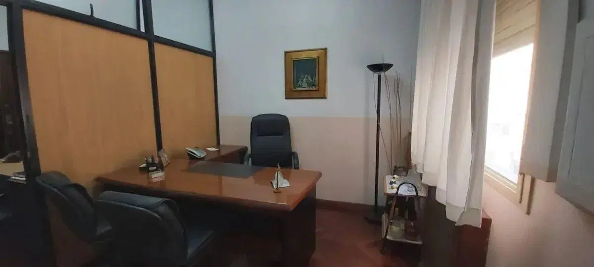 Lavalle 1400 San Nicolás Oficina U$60.000 2