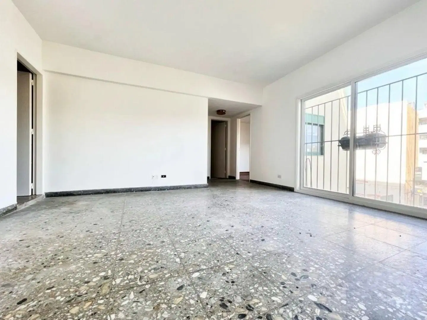 Av Álvarez Jonte 6200 Versalles 3amb U$98.000 2