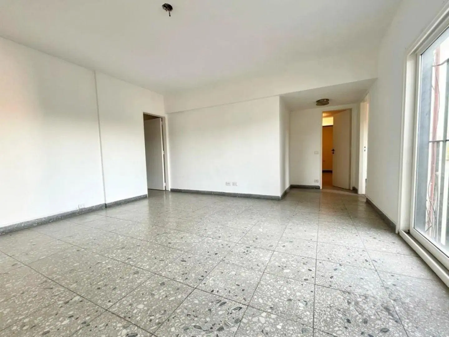 Av Álvarez Jonte 6200 Versalles 3amb U$98.000 3