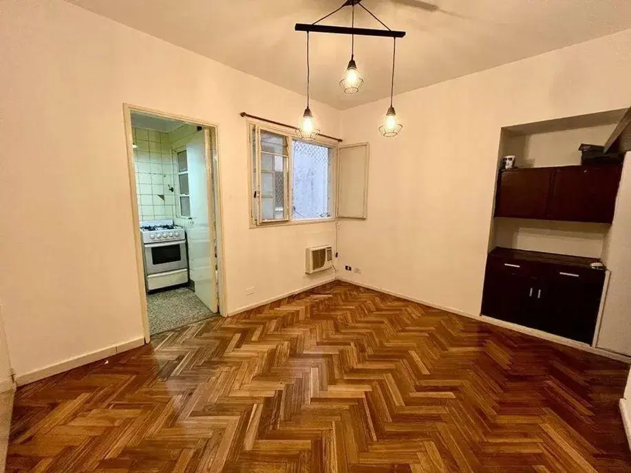 Sánchez de Bustamante 2100 Recoleta 2amb U$65.000 1