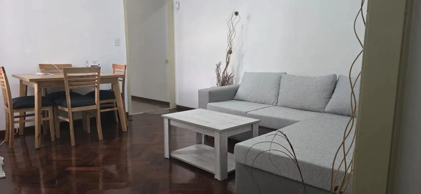 Av Juan B Justo 4200 Caballito 2amb U$75.000 3