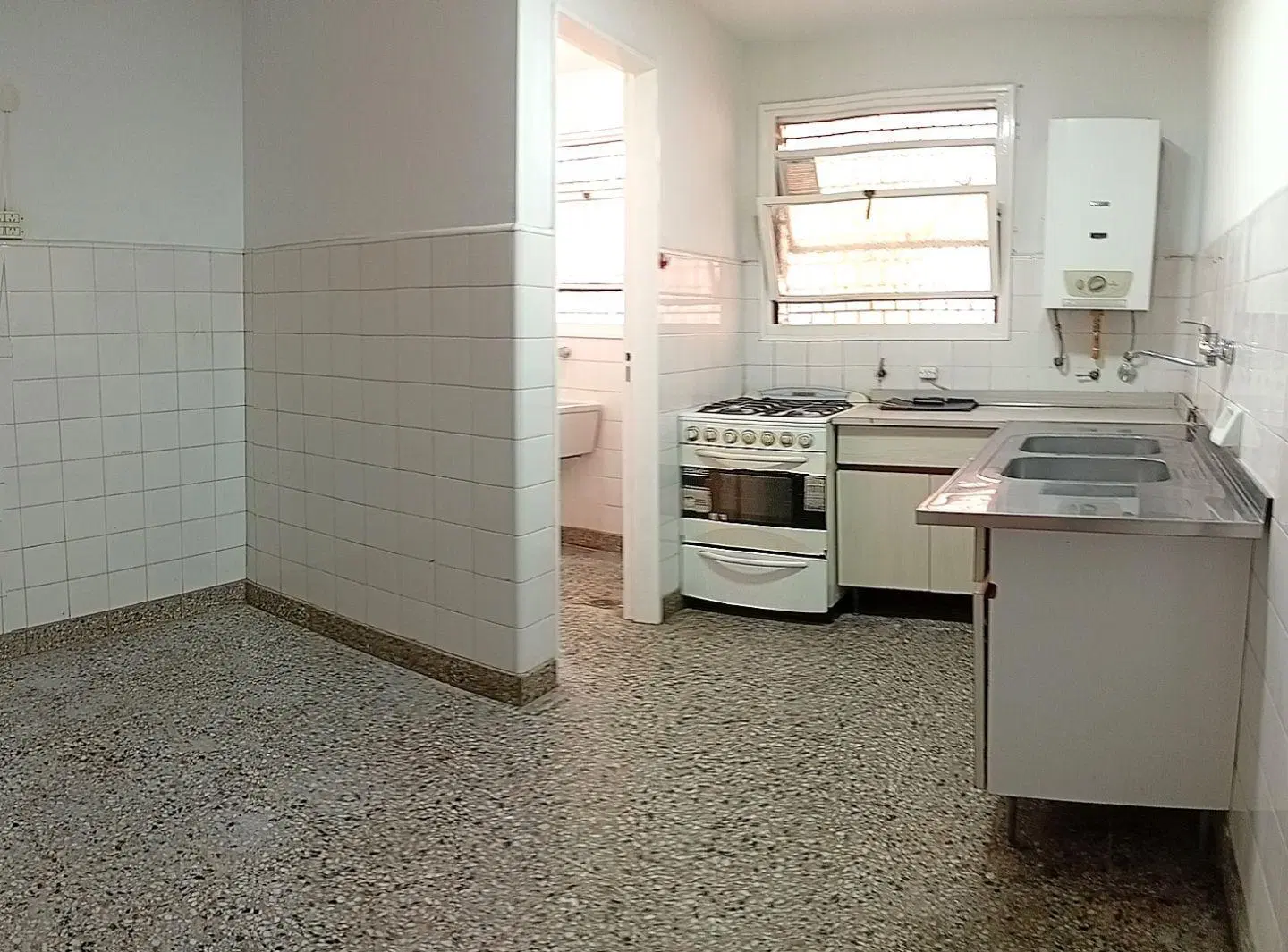Bacacay 1800 4 amb con coch Flores u$140.000 3