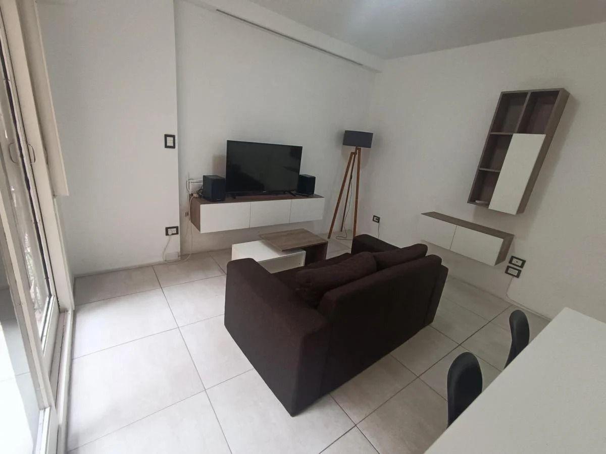 Foto de Larrea 1300 6º Depto 2amb Recoleta U$ 135.000, imagen 1