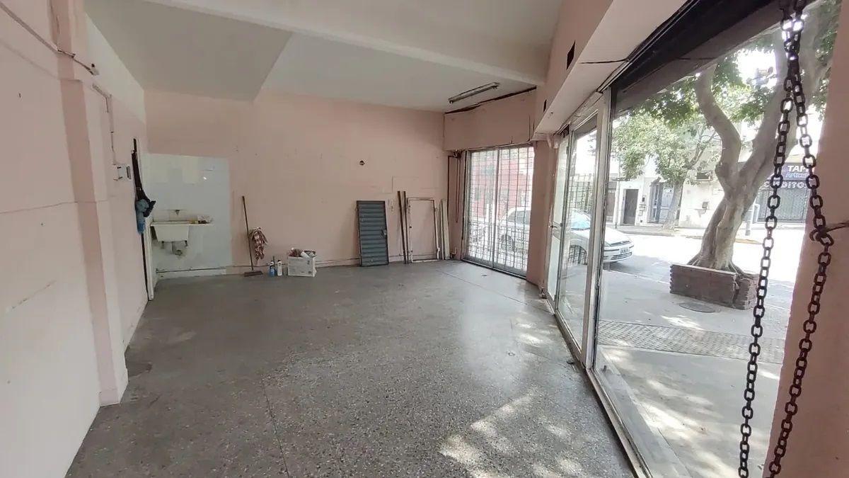 Foto de Av Curapaligüe 1800 Pque Chacabuco Local U$53.000, imagen 1
