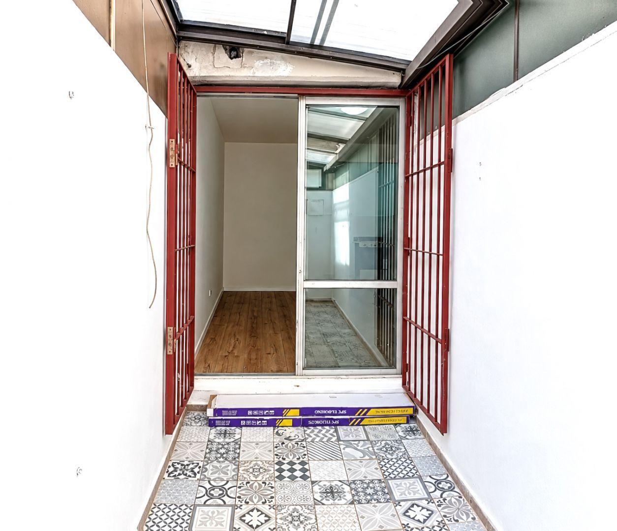 Foto de Av Rivadavia 10000 Villa Luro Monoamb c/ patio u$50.000, imagen 4