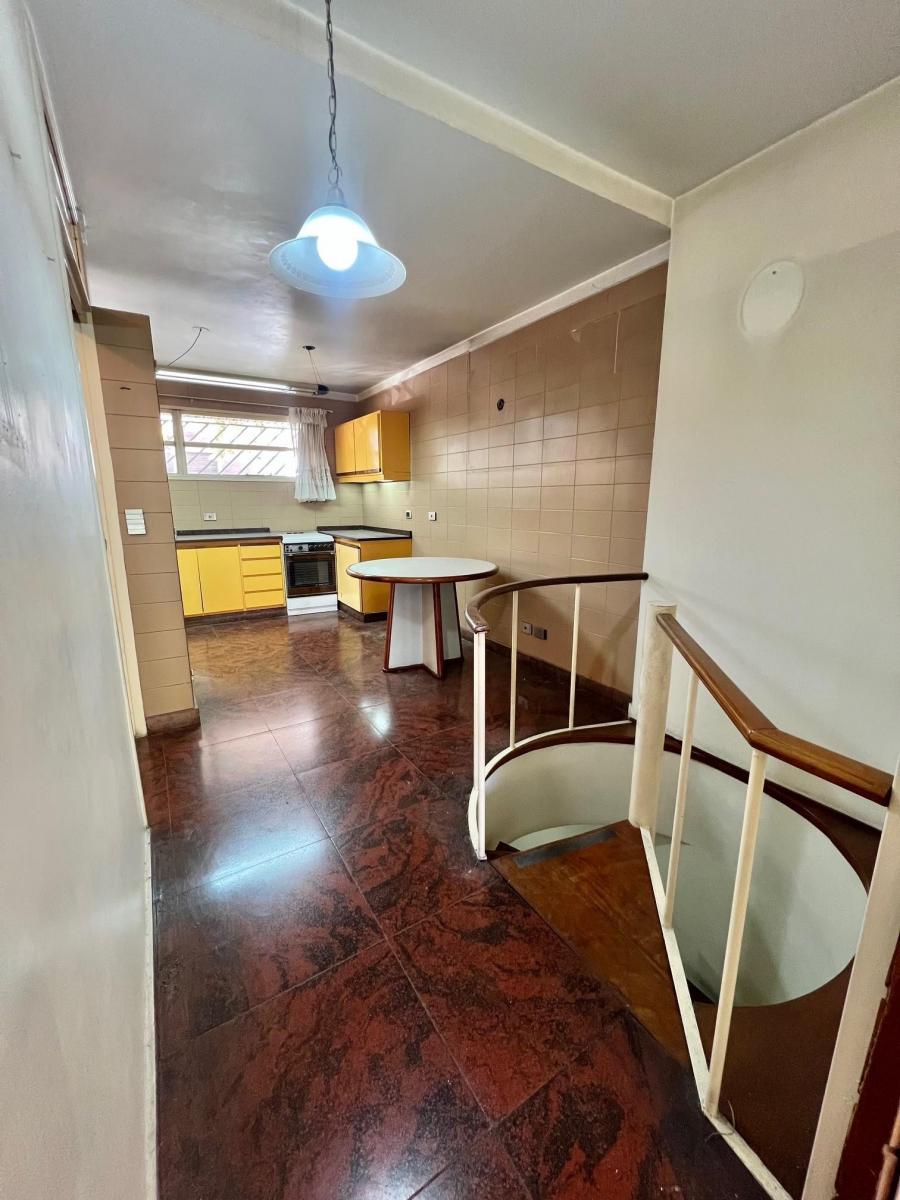 Oportunidad Casa en Venta a Reciclar con Una Ubicacion Increible! 3