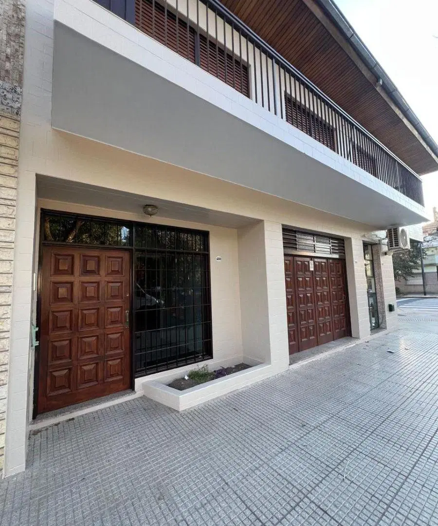 PH tipo Casa con Garage y Patio! Totalmente reciclado . 2