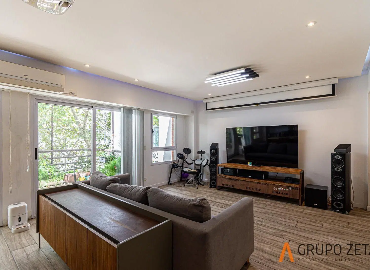 DEPARTAMENTO DE  4 AMBIENTES CON TERRAZA Y PARRILLA EN LAFINUR AL 3200 2