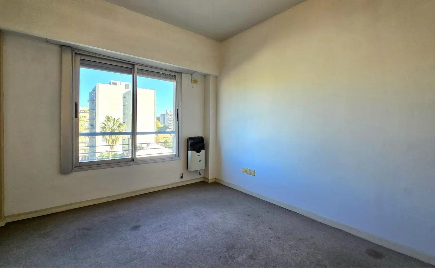 Venta Departamento 2 ambientes Moron 4