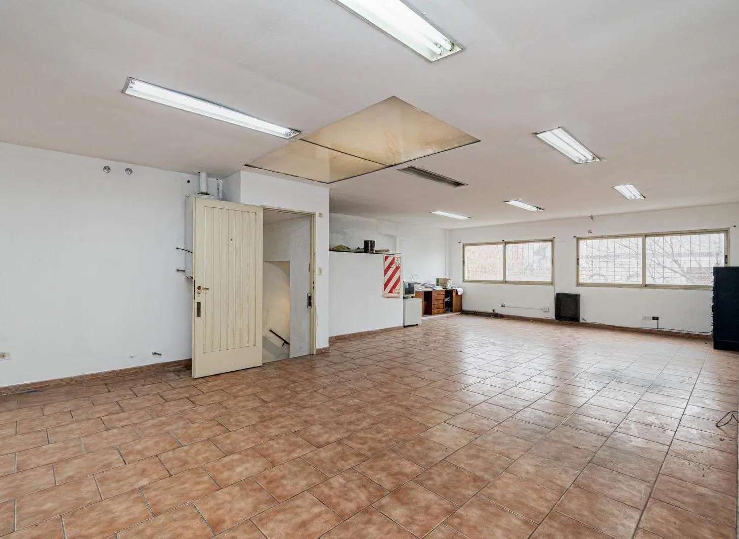 Venta local en Castelar 3