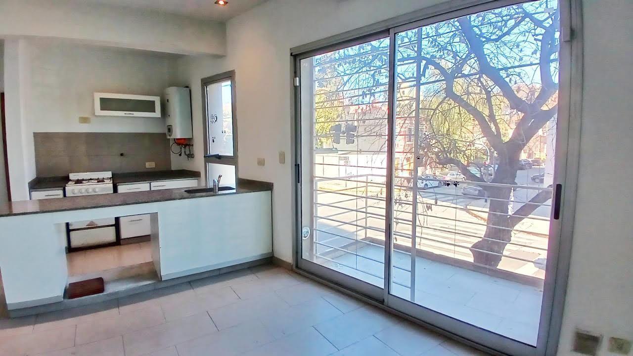 ALQUILER DE PH DE 2 AMBIENTES EN VILLA URQUIZA