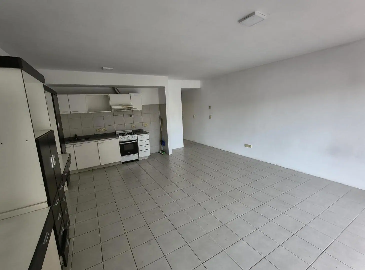 Departamento monoambiente alquiler balcón apto profesional San Telmo 3